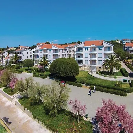 Fjaba Apartment